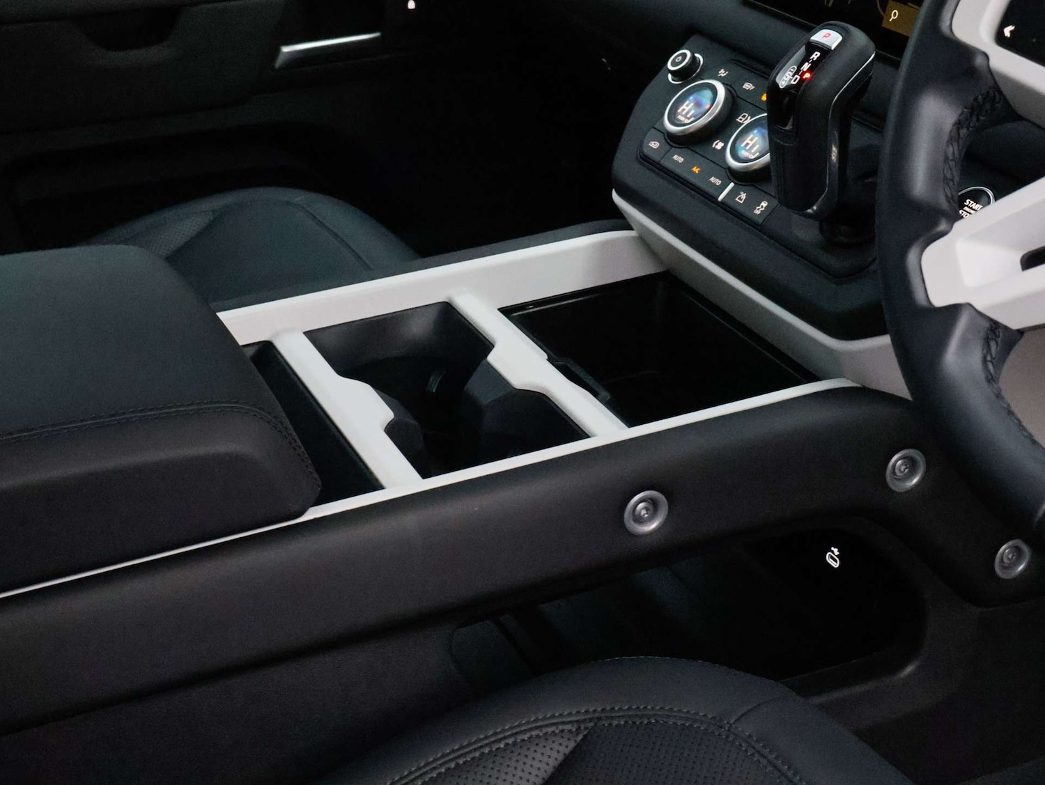 Used Land Rover Defender 2025 for sale - 77115876: Photo 40