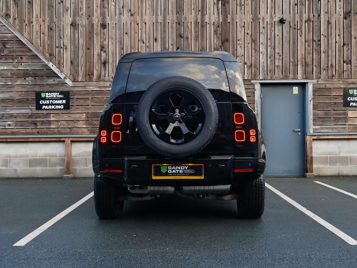 Used Land Rover Defender 2025 for sale - 77115876: Photo 6