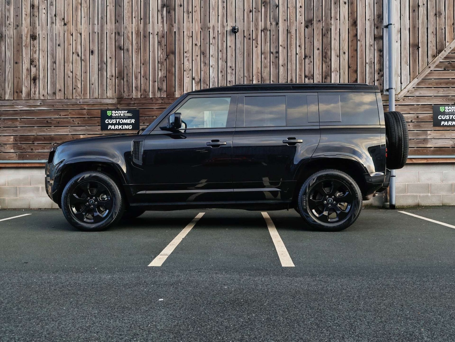 Used Land Rover Defender 2025 for sale - 77115876: Photo 7