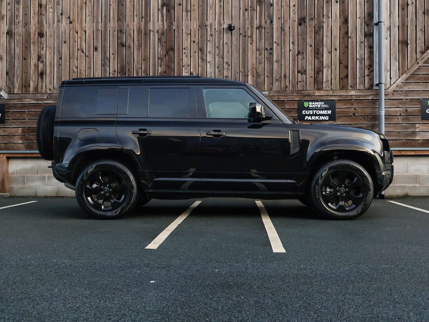 Used Land Rover Defender 2025 for sale - 77115876: Photo 8