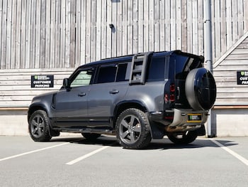 Used Land Rover Defender 110 2023 for sale - 78266699: Photo