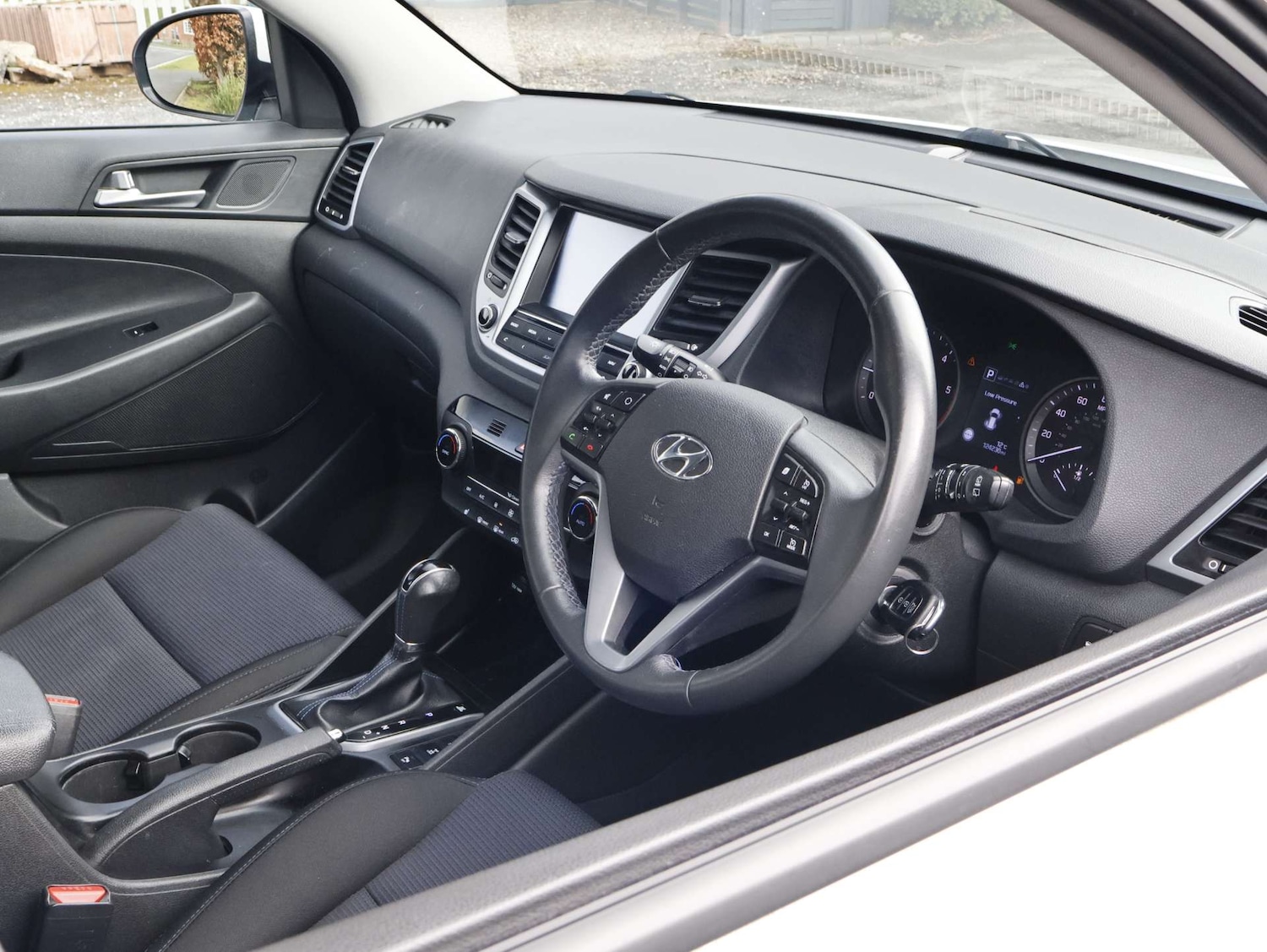 Used Hyundai TUCSON 2016 for sale - 77653016: Photo 2