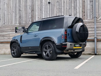 Used Land Rover Defender 2023 for sale - 77299424: Photo