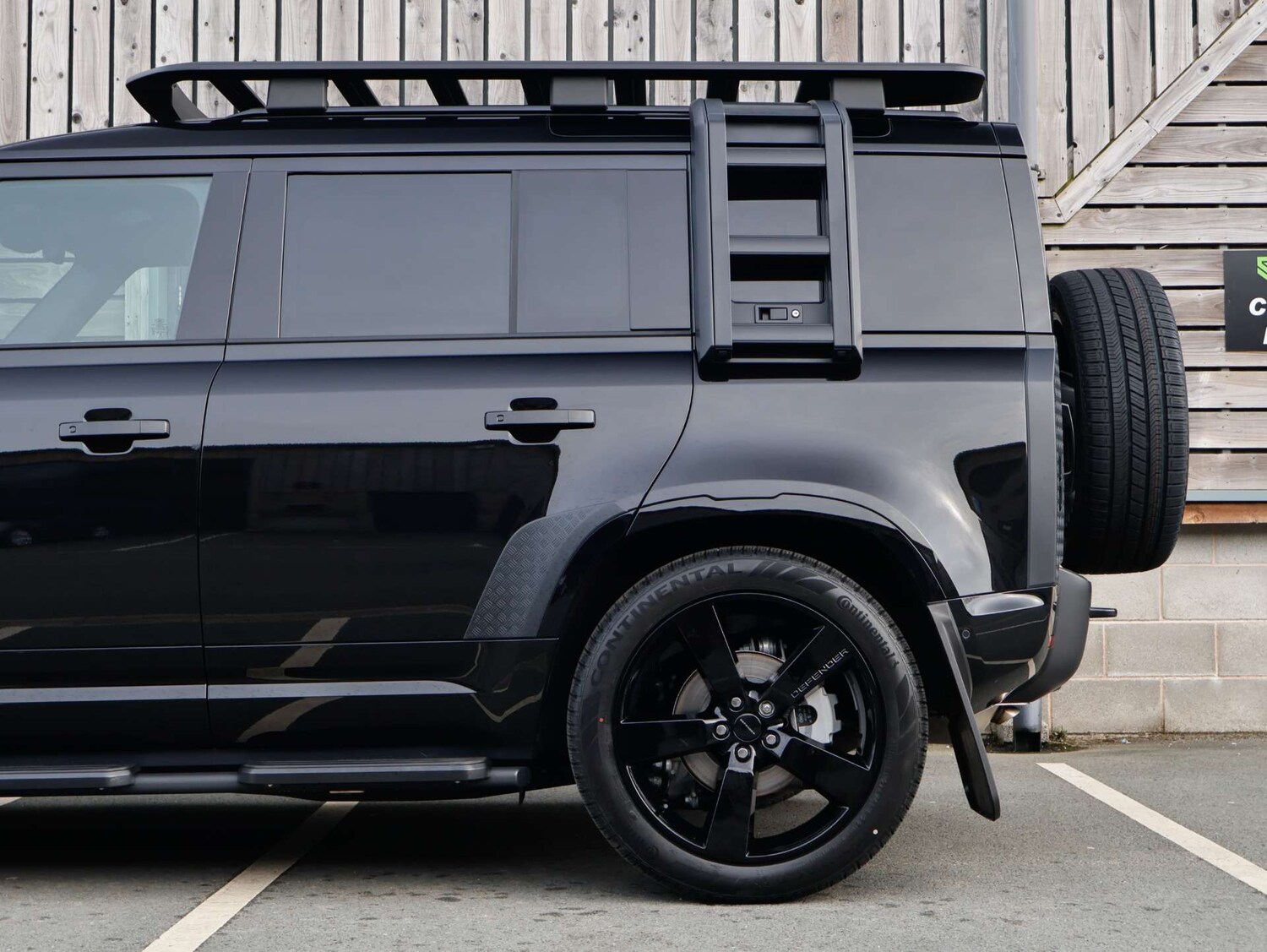 Used Land Rover Defender 110 2026 for sale - 77963171: Photo 11