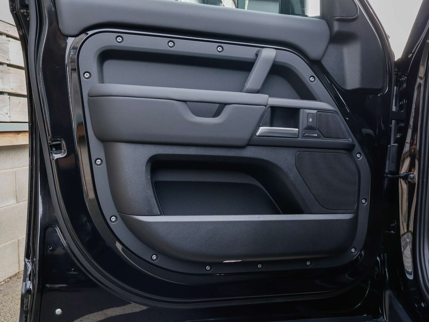 Used Land Rover Defender 110 2026 for sale - 77963171: Photo 22