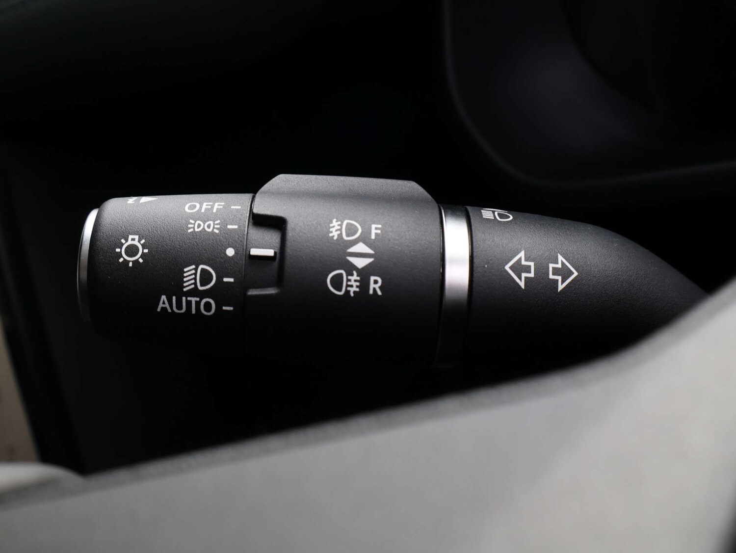 Used Land Rover Defender 110 2026 for sale - 77963171: Photo 25