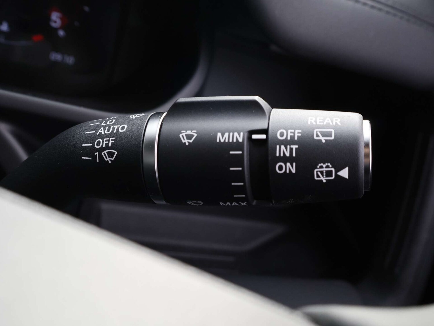 Used Land Rover Defender 110 2026 for sale - 77963171: Photo 26