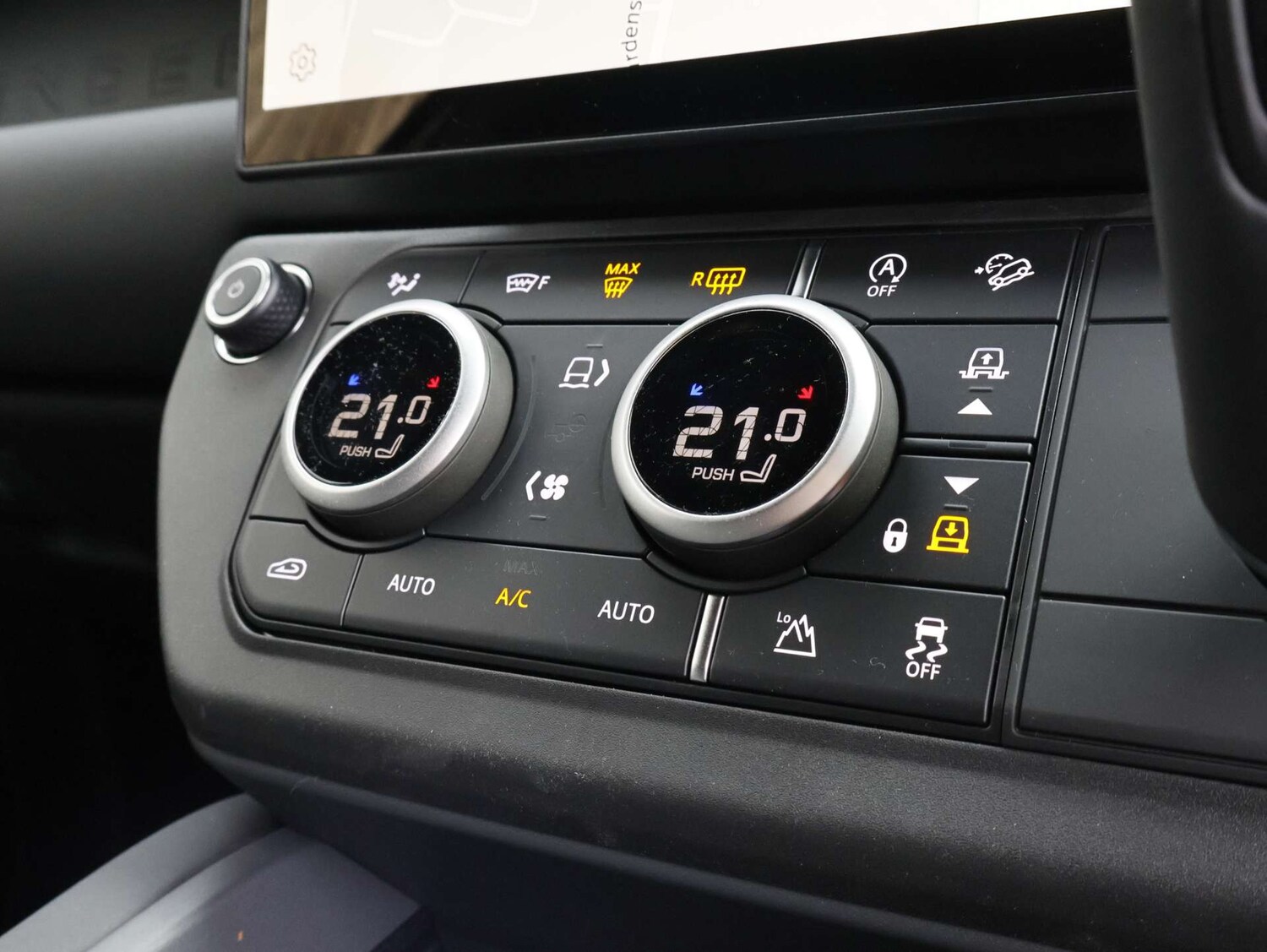 Used Land Rover Defender 110 2026 for sale - 77963171: Photo 28