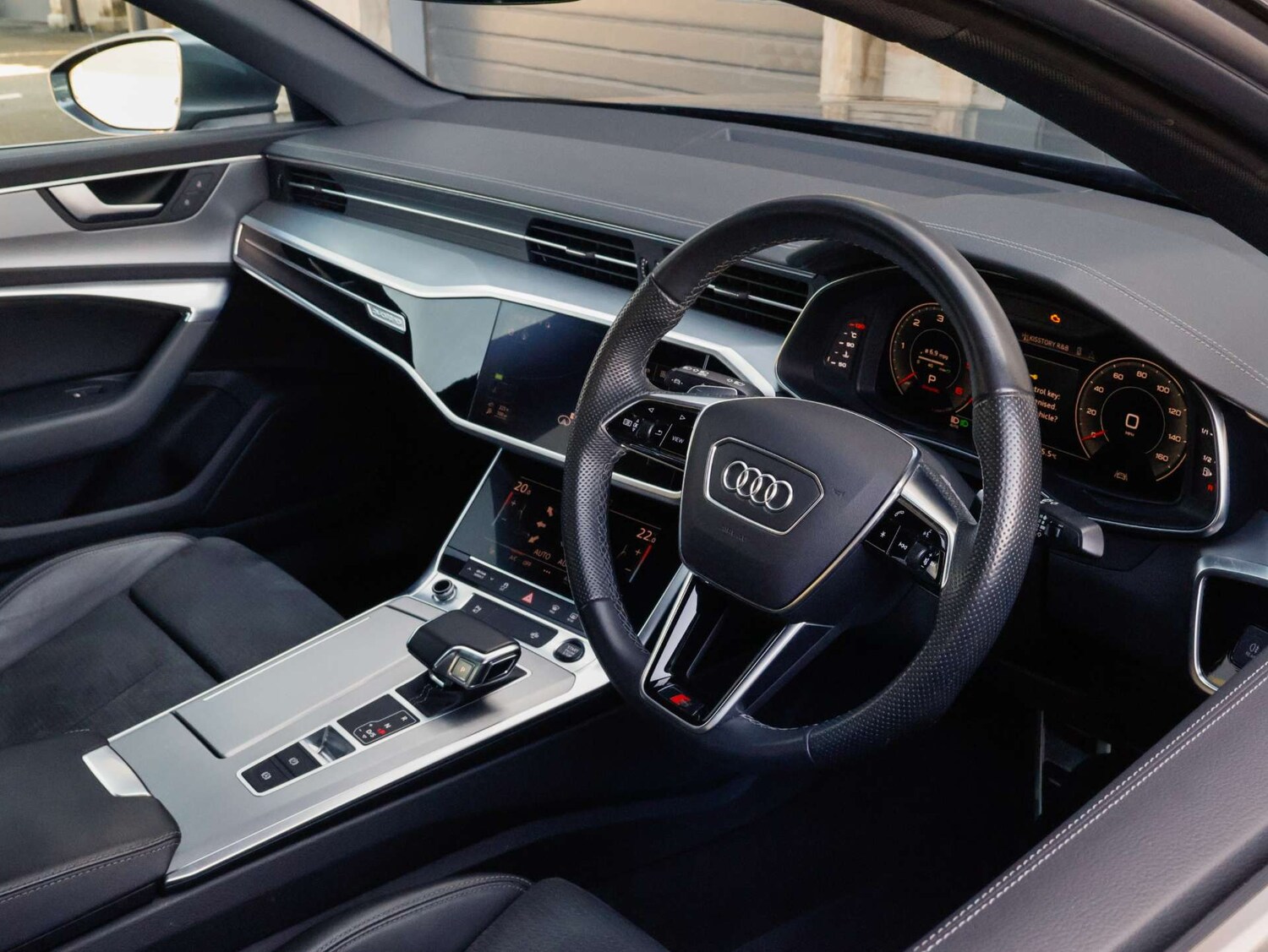 Used Audi A6 Saloon 2022 for sale - 77900966: Photo 2