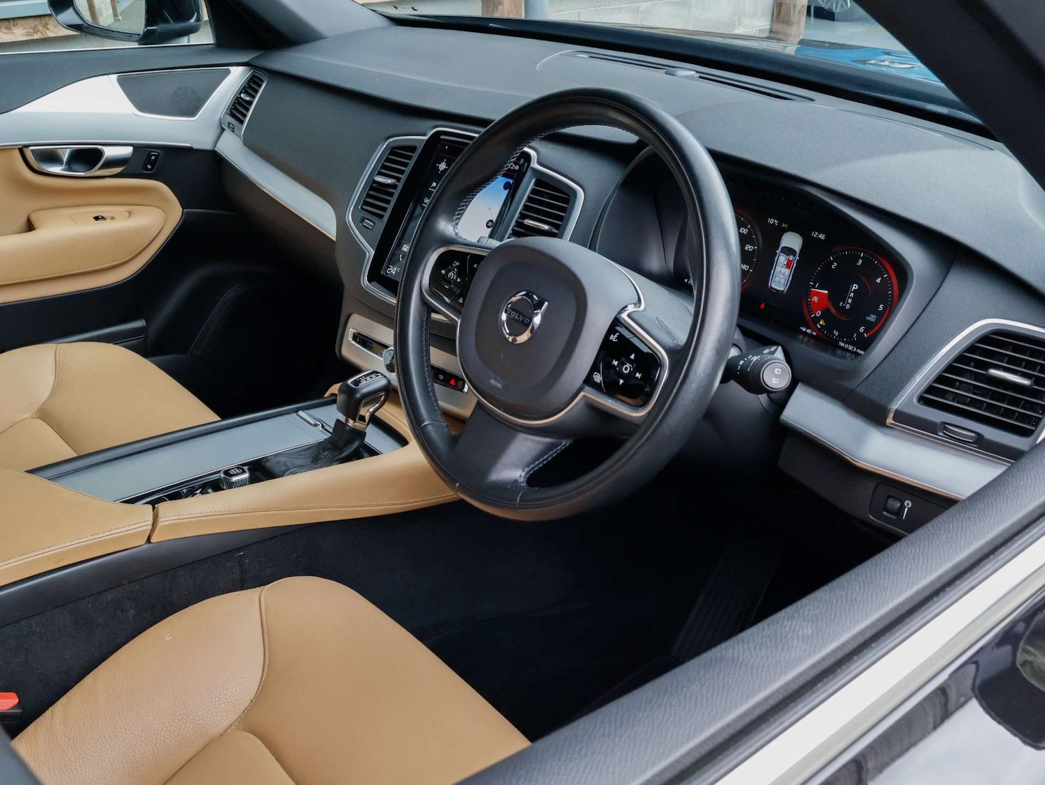 Used Volvo XC90 2018 for sale - 77818754: Photo 2