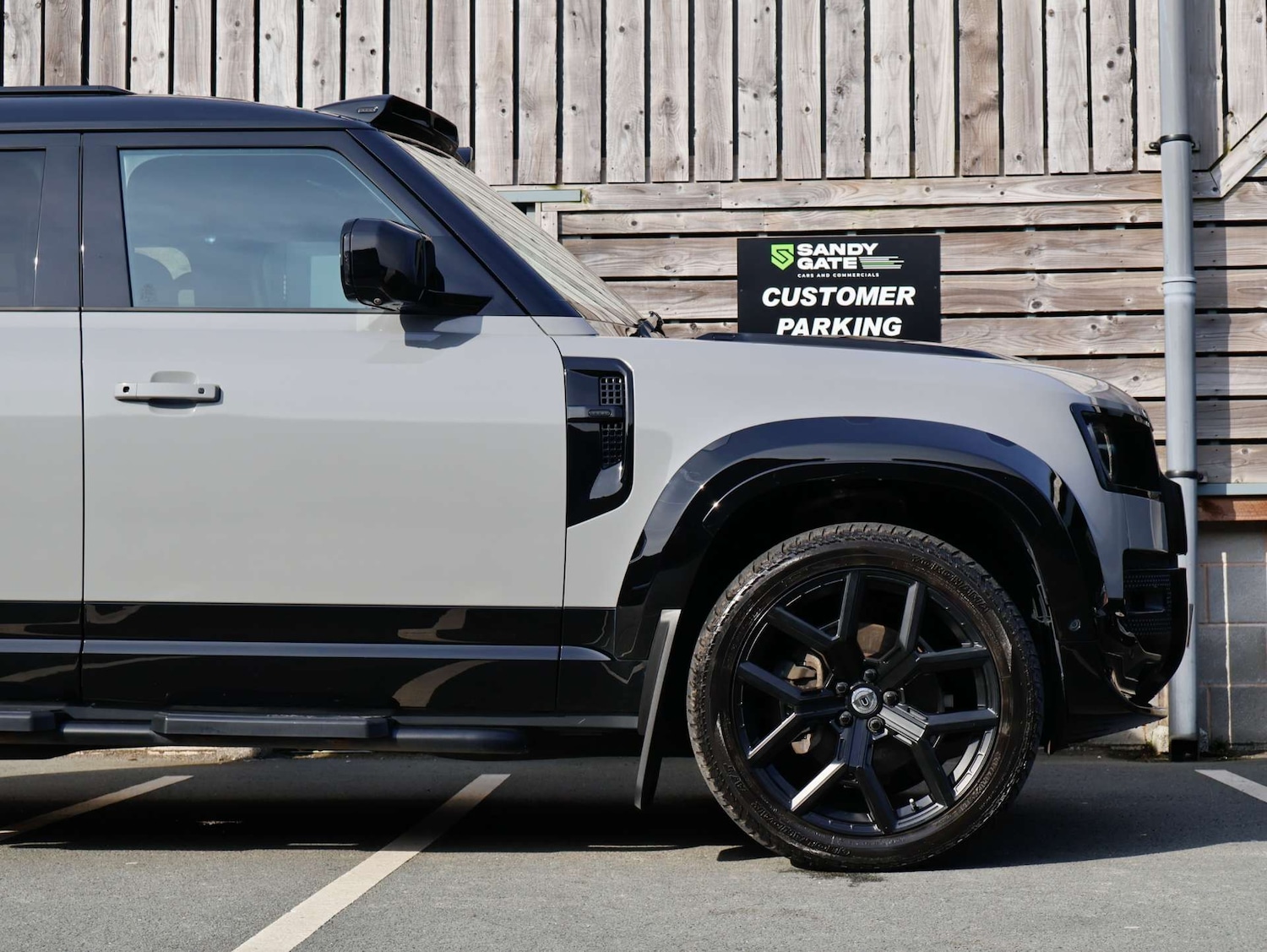 Used Land Rover Defender 2023 for sale - 77963166: Photo 10