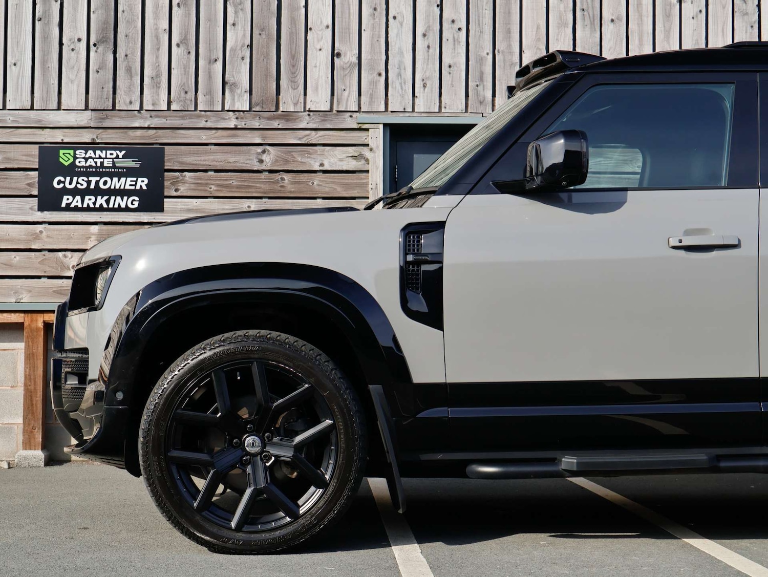 Used Land Rover Defender 2023 for sale - 77963166: Photo 11