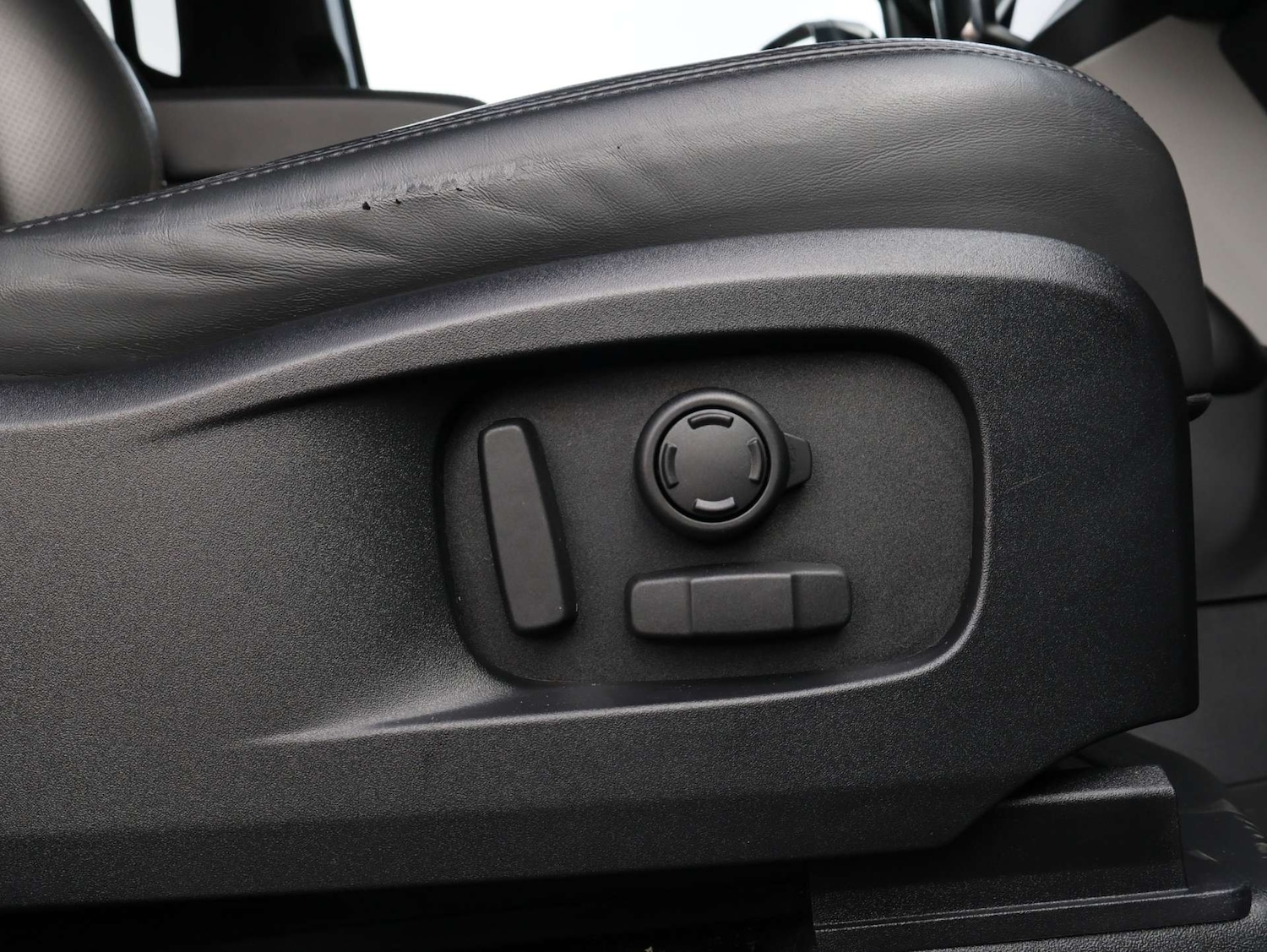 Used Land Rover Defender 2023 for sale - 77963166: Photo 24