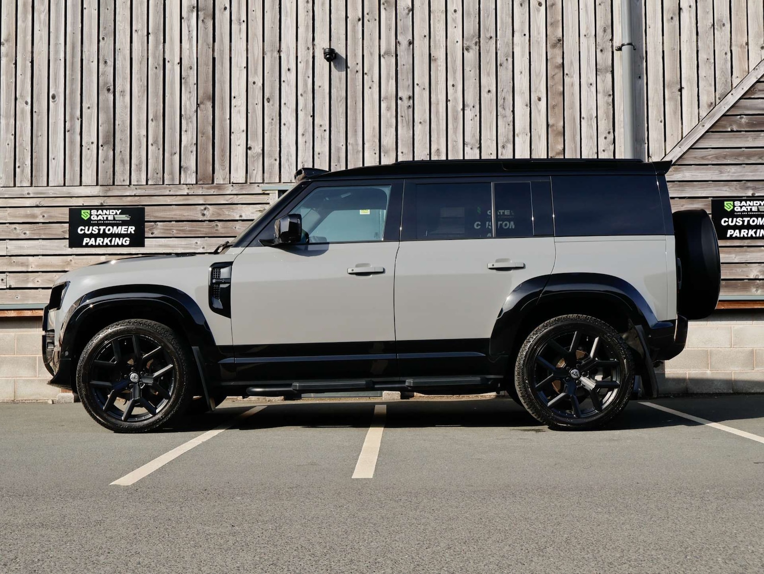 Used Land Rover Defender 2023 for sale - 77963166: Photo 7