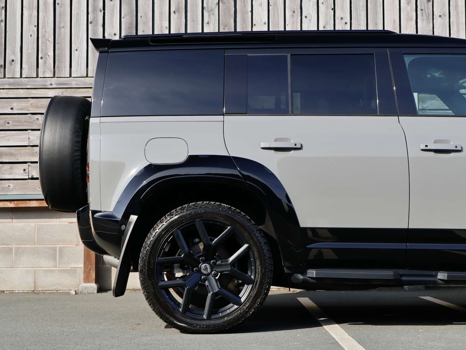 Used Land Rover Defender 2023 for sale - 77963166: Photo 9