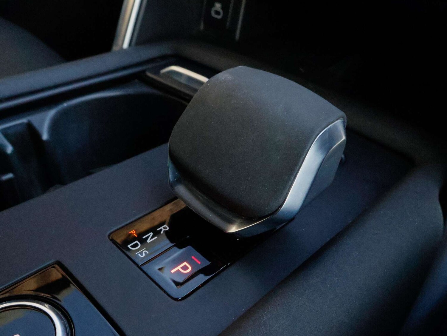 Used Land Rover Discovery 2022 for sale - 76961235: Photo 17