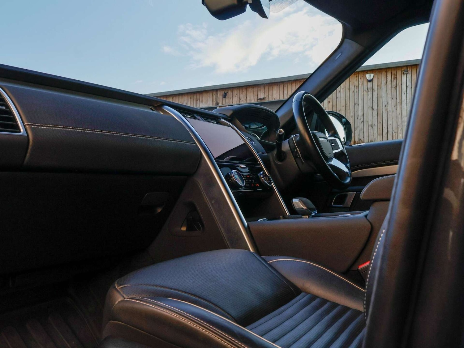 Used Land Rover Discovery 2022 for sale - 76961235: Photo 33