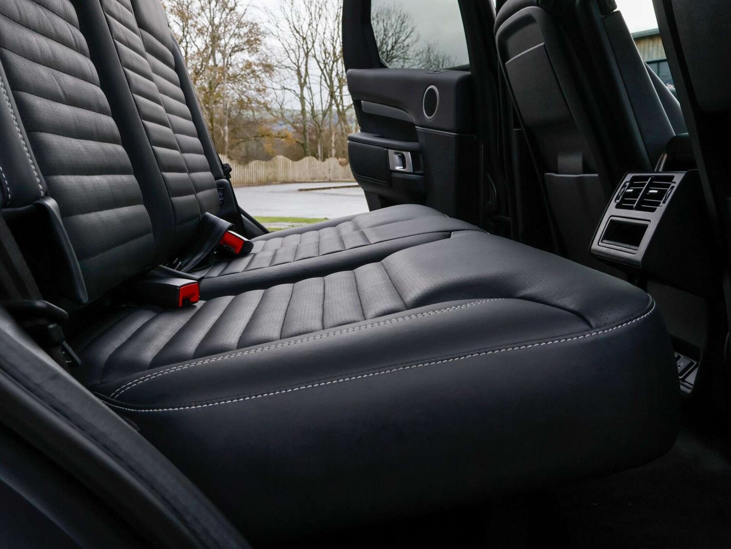 Used Land Rover Discovery 2022 for sale - 76961235: Photo 35