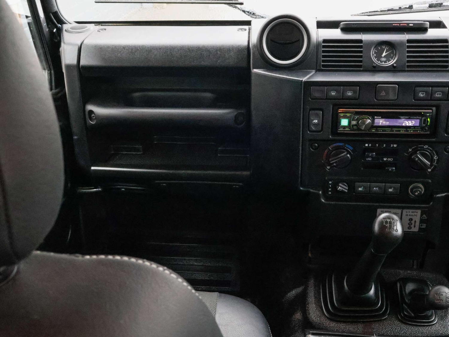 Used Land Rover Defender 90 2013 for sale - 77200713: Photo 17