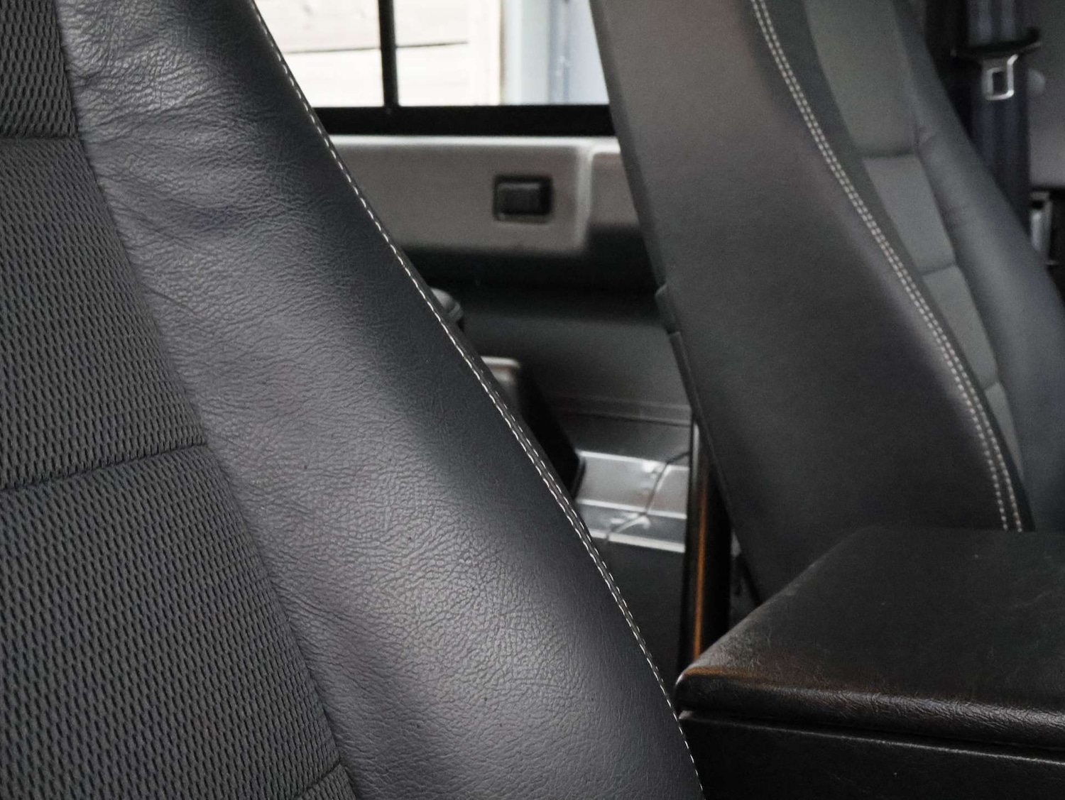 Used Land Rover Defender 90 2013 for sale - 77200713: Photo 20