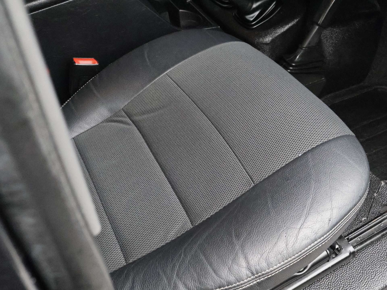 Used Land Rover Defender 90 2013 for sale - 77200713: Photo 22