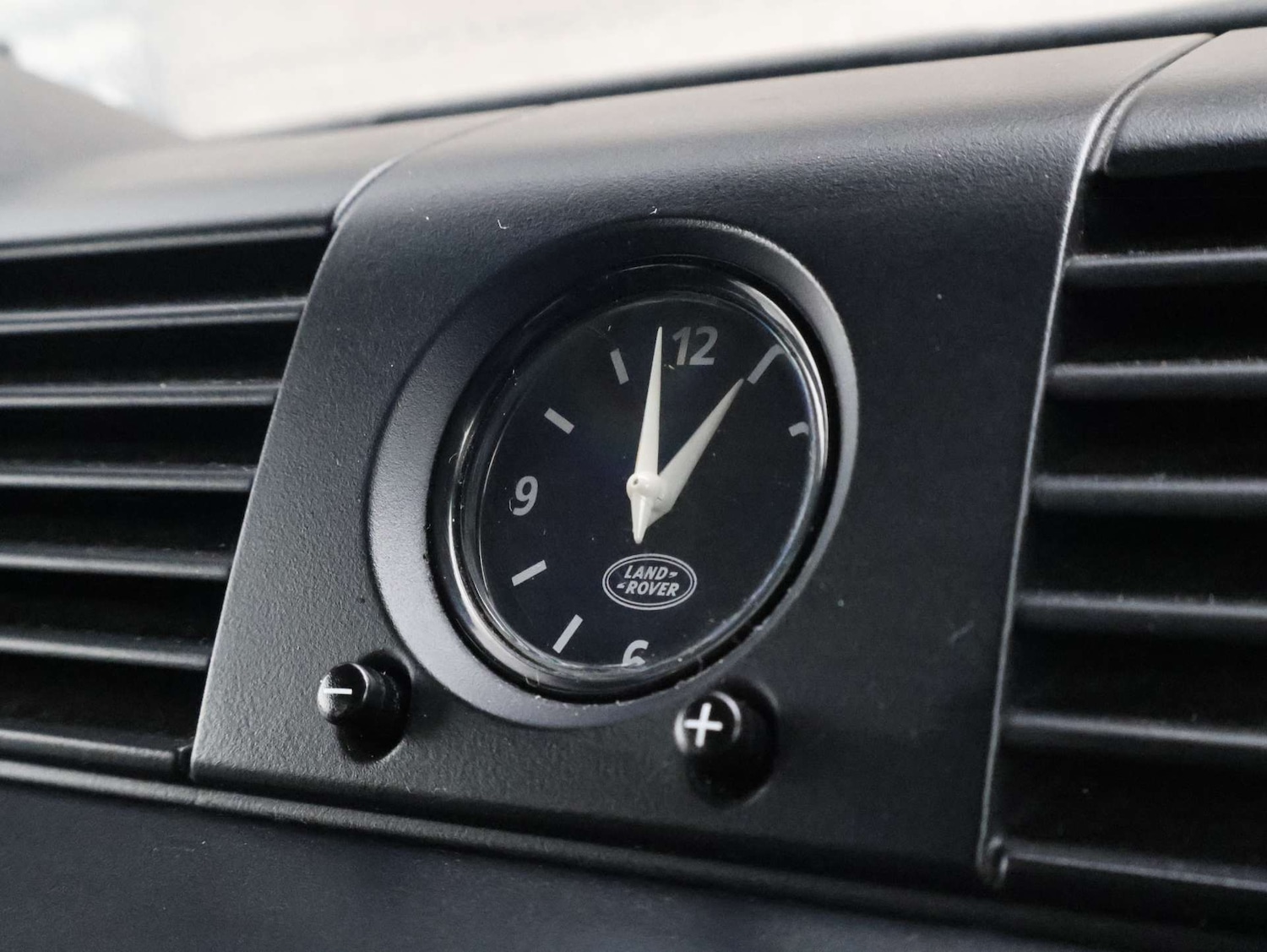 Used Land Rover Defender 90 2013 for sale - 77200713: Photo 29