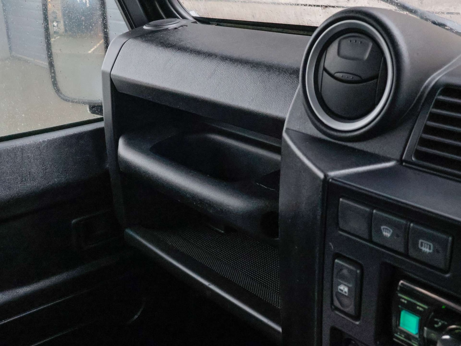 Used Land Rover Defender 90 2013 for sale - 77200713: Photo 34