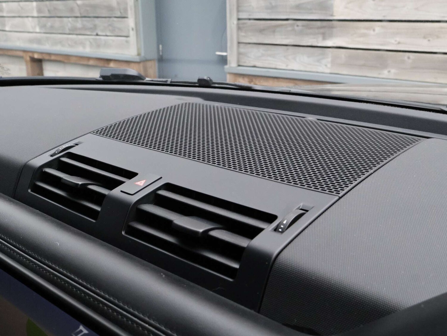 Used Land Rover Defender 2024 for sale - 77137455: Photo 38