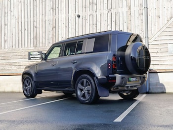 Used Land Rover Defender 2024 for sale - 77137455: Photo