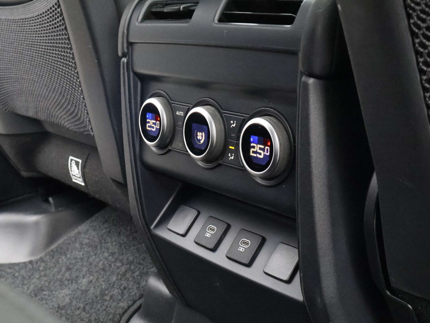 Used Land Rover Defender 2024 for sale - 77137455: Photo 41