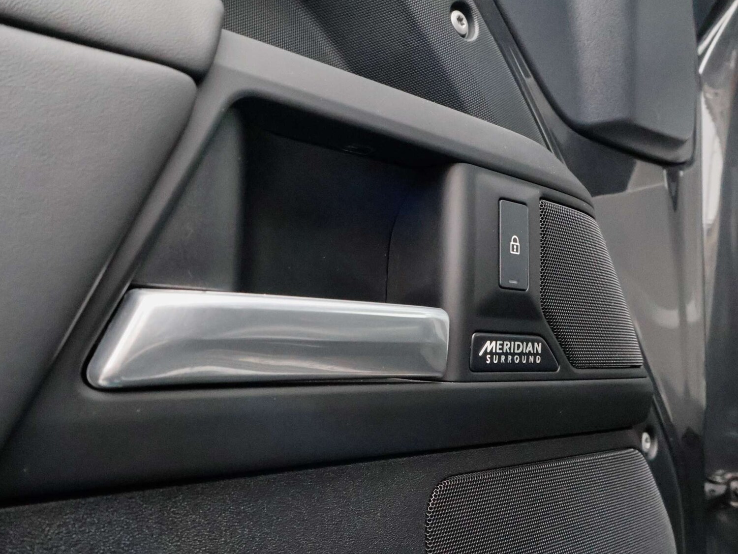 Used Land Rover Defender 2024 for sale - 77137455: Photo 48