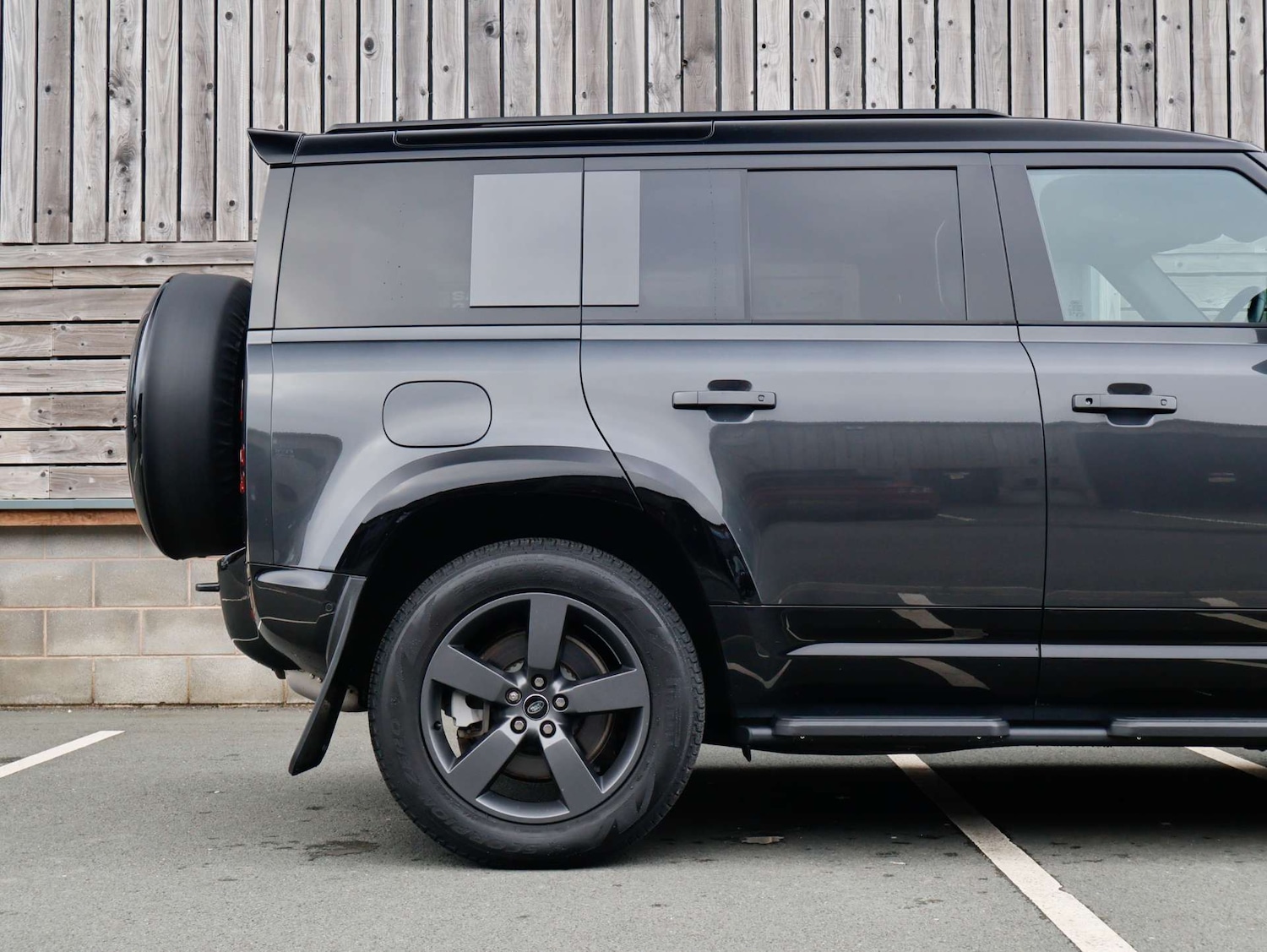 Used Land Rover Defender 2024 for sale - 77137455: Photo 9