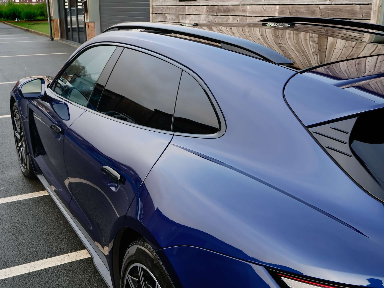 Used Porsche Taycan 2023 for sale - 77023569: Photo 15