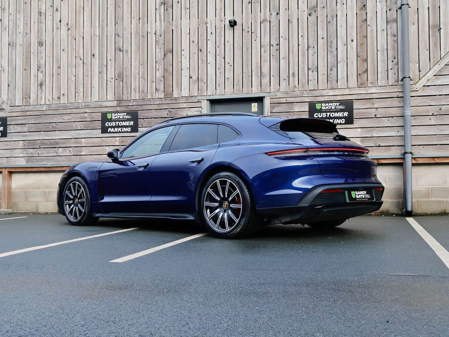 Used Porsche Taycan 2023 for sale - 77023569: Photo 4