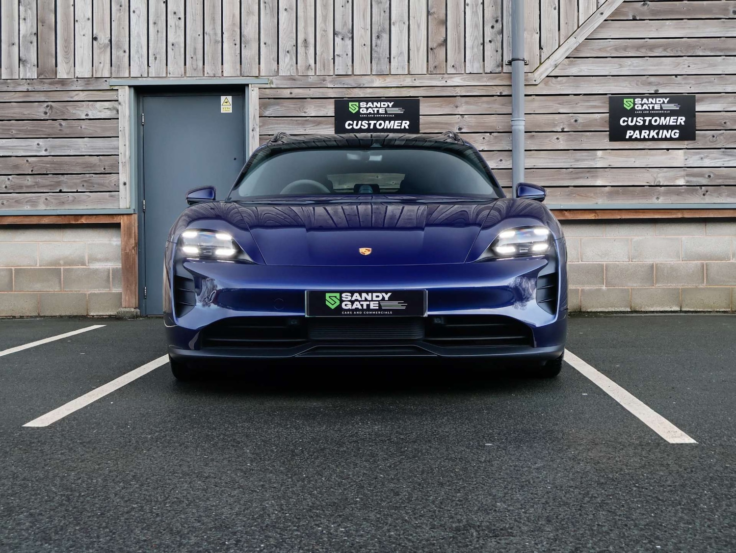 Used Porsche Taycan 2023 for sale - 77023569: Photo 5