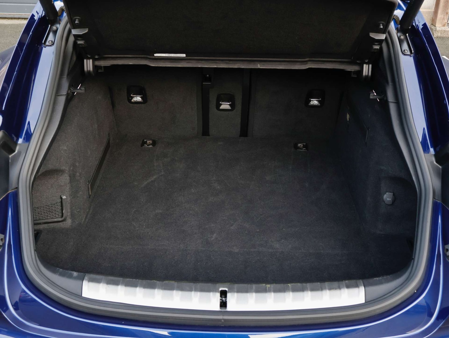 Used Porsche Taycan 2023 for sale - 77023569: Photo 53