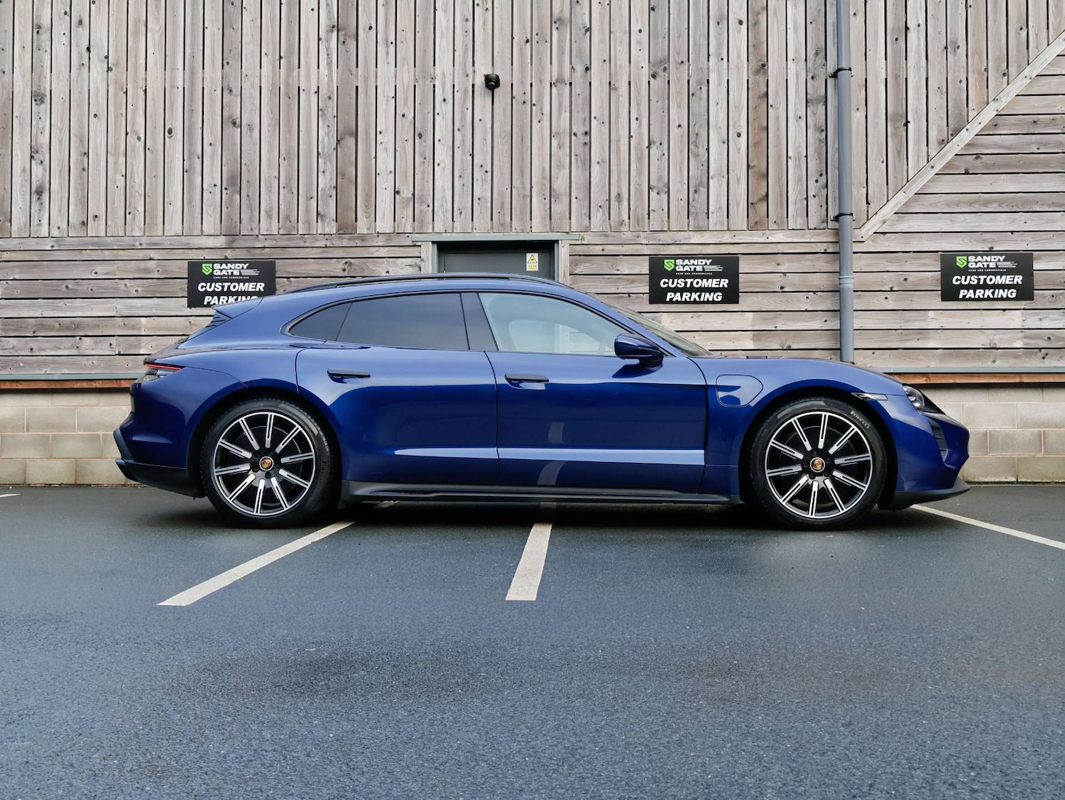 Used Porsche Taycan 2023 for sale - 77023569: Photo 8