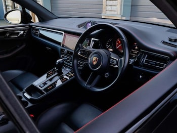 Used Porsche Macan 2023 for sale - 76961238: Photo