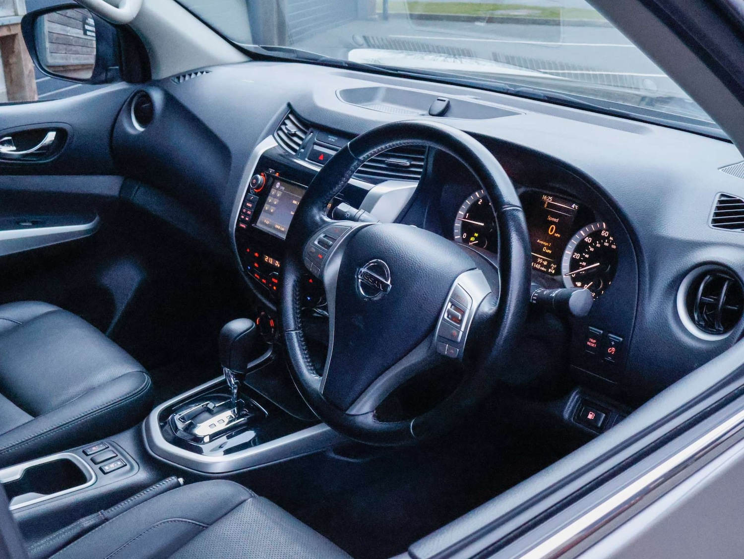 Used Nissan Navara 2019 for sale - 77409039: Photo 2