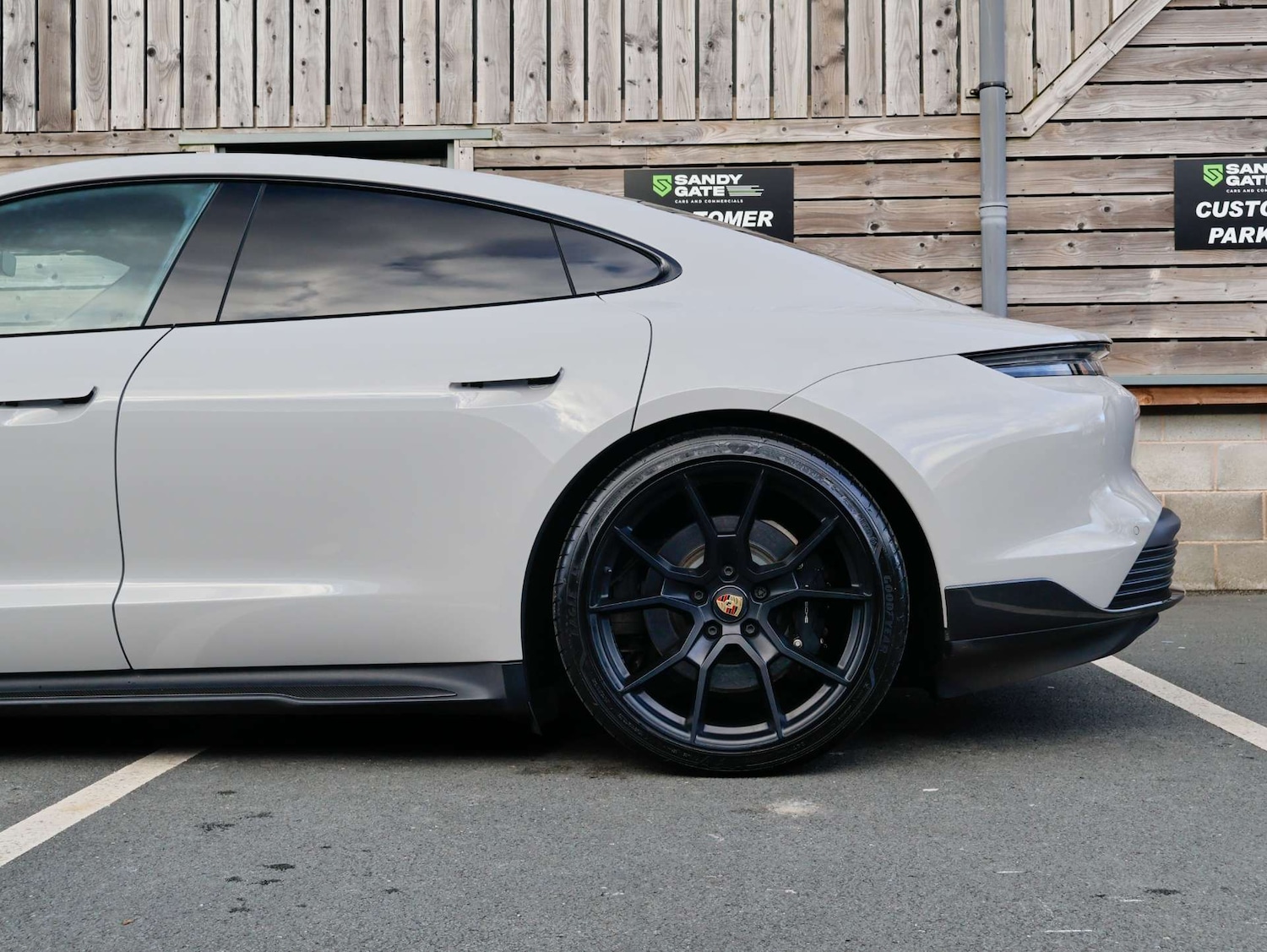 Used Porsche Taycan 2023 for sale - 77054924: Photo 12