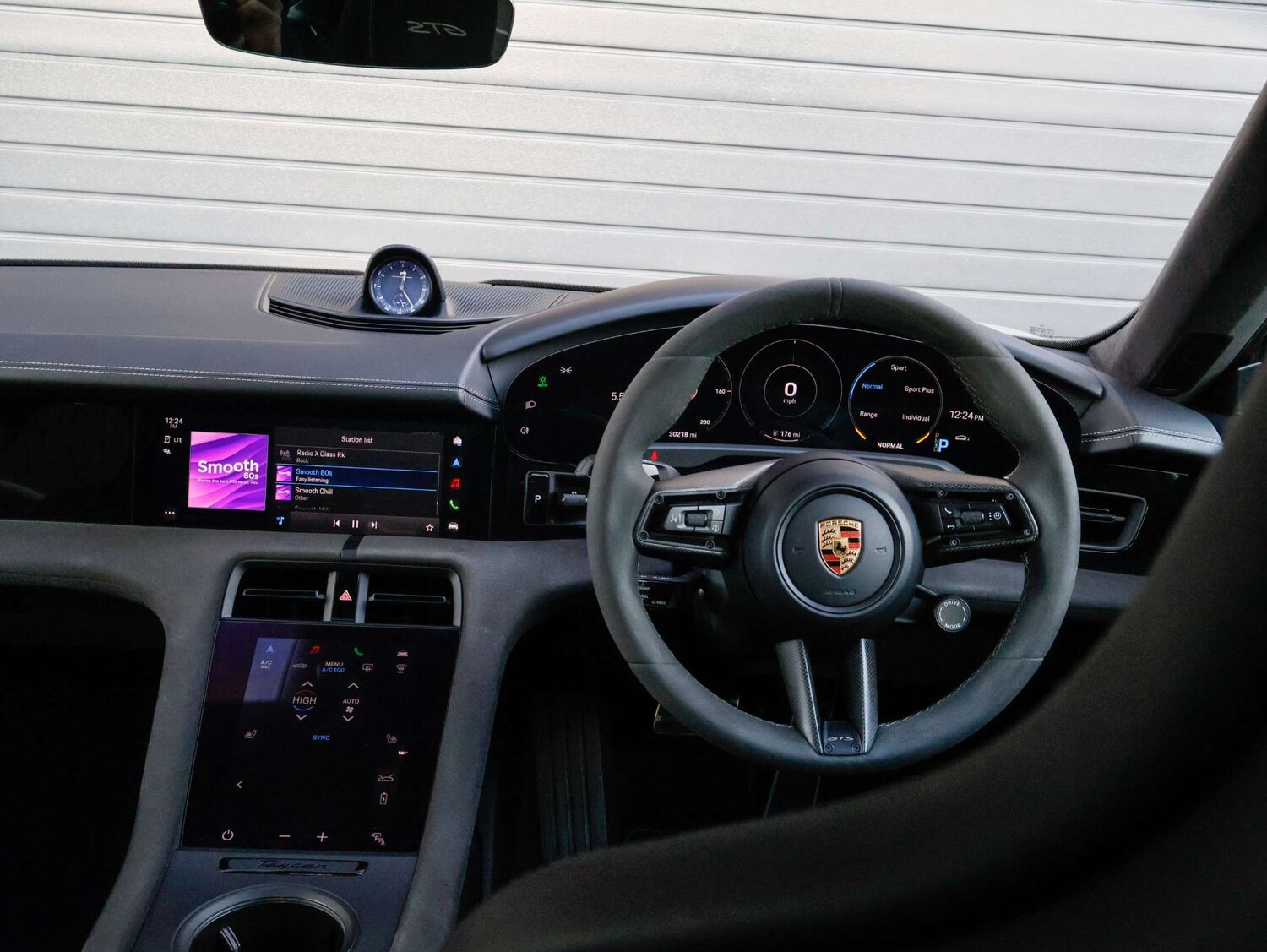 Used Porsche Taycan 2023 for sale - 77054924: Photo 18