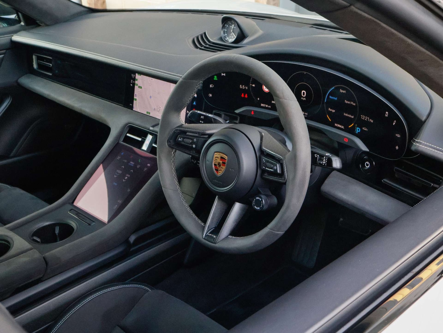 Used Porsche Taycan 2023 for sale - 77054924: Photo 2