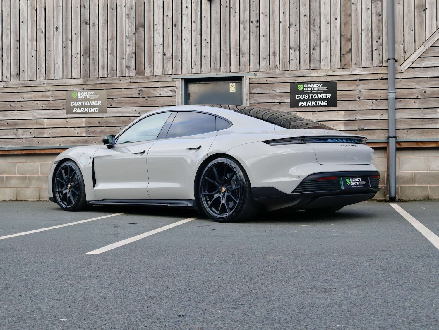 Used Porsche Taycan 2023 for sale - 77054924: Photo 3