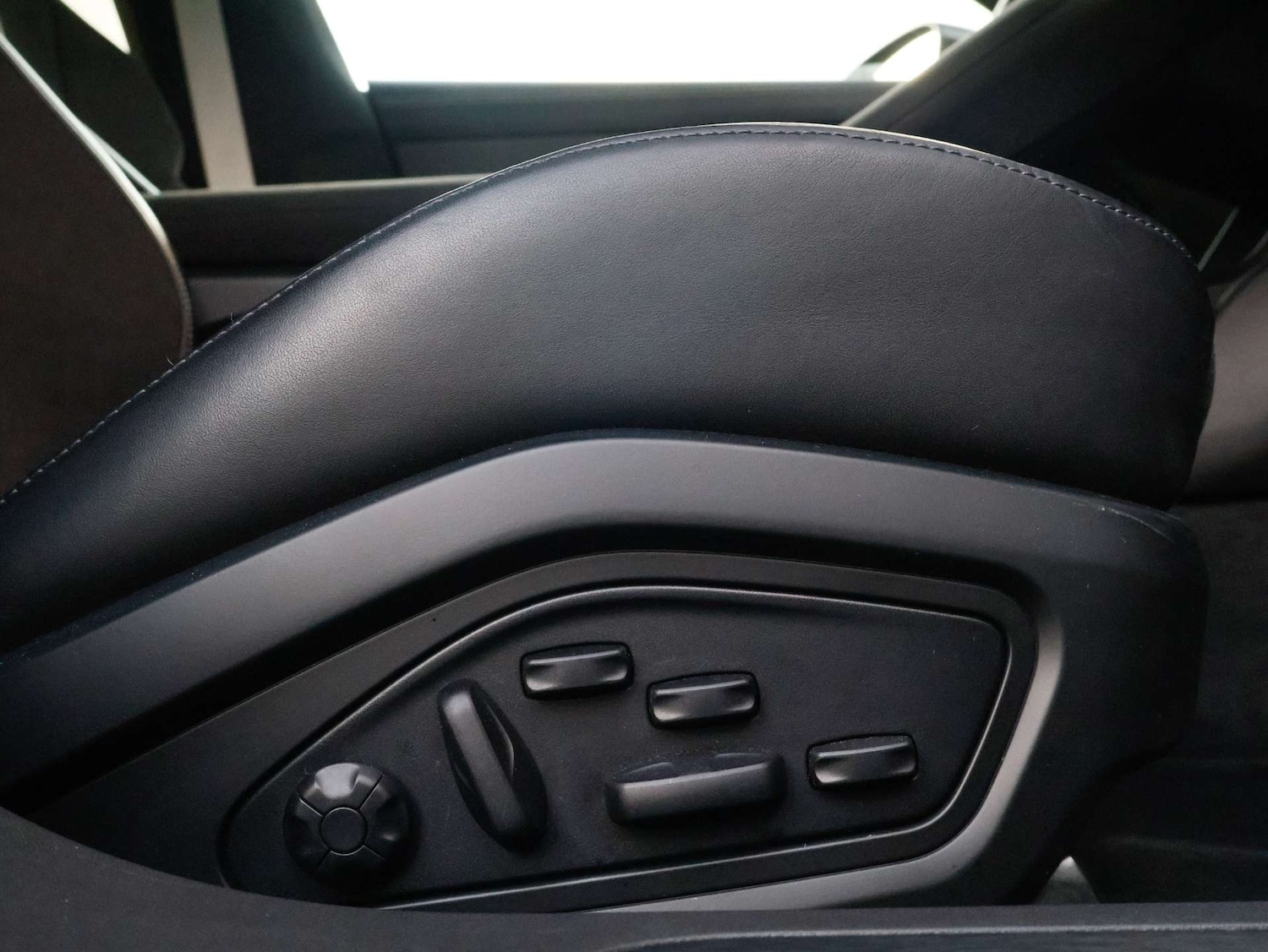 Used Porsche Taycan 2023 for sale - 77054924: Photo 38