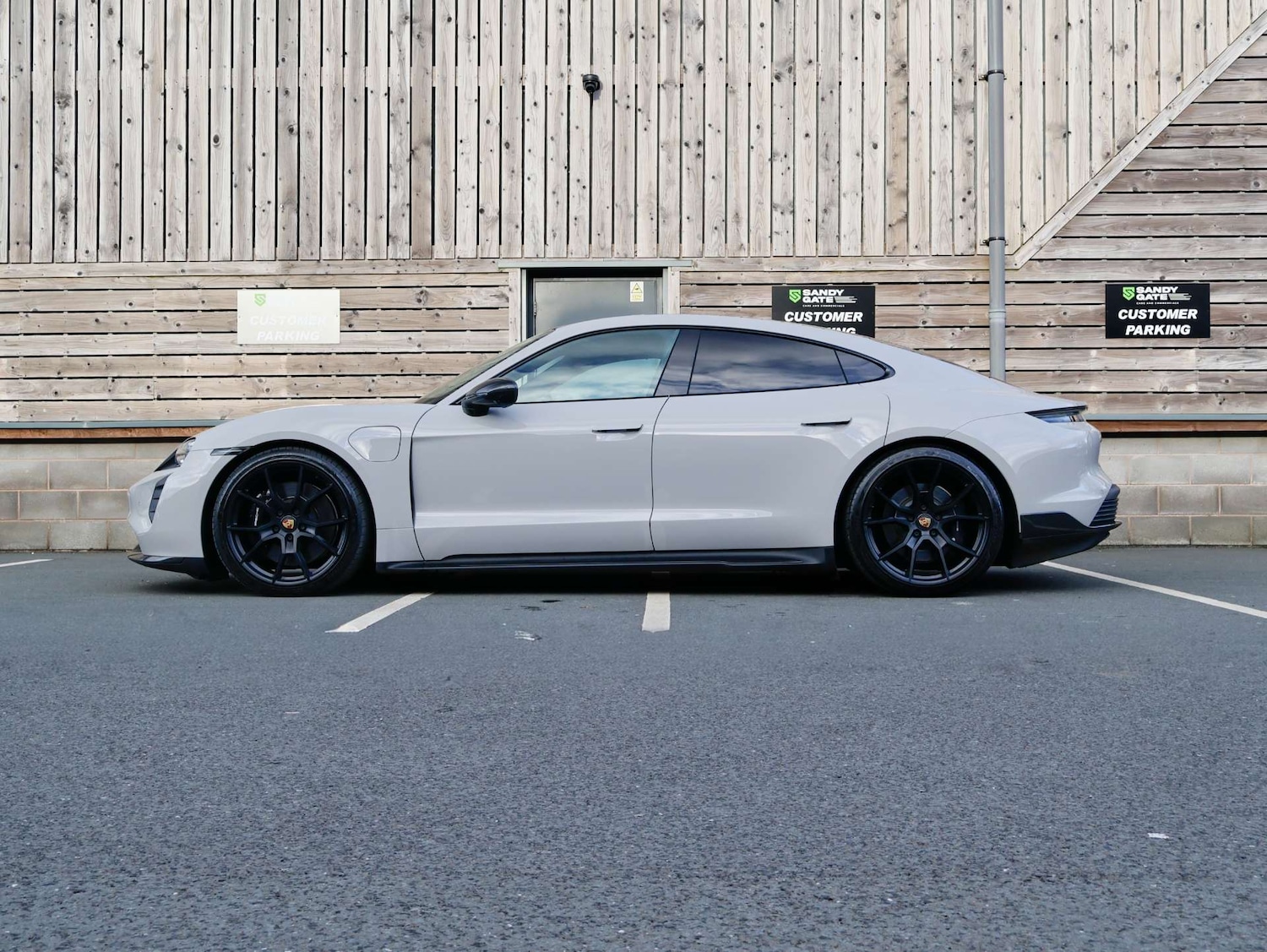 Used Porsche Taycan 2023 for sale - 77054924: Photo 7