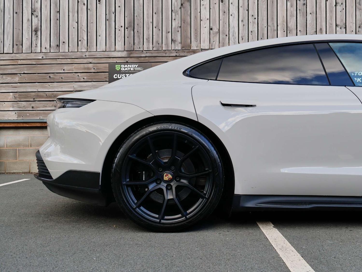 Used Porsche Taycan 2023 for sale - 77054924: Photo 9