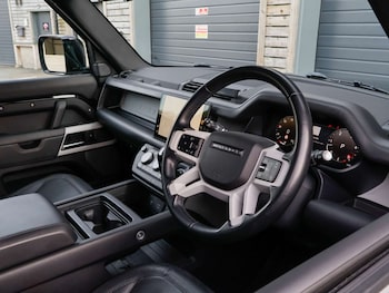 Used Land Rover Defender 2023 for sale - 78837890: Photo