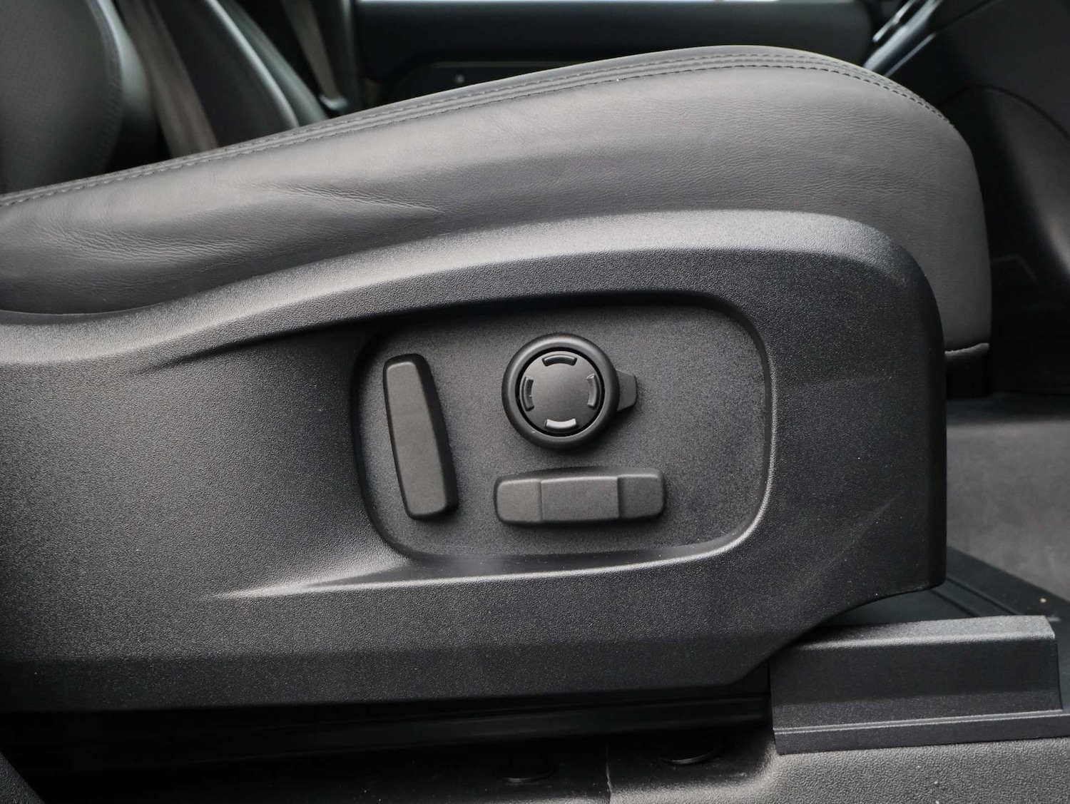 Used Land Rover Defender 2026 for sale - 78014291: Photo 17