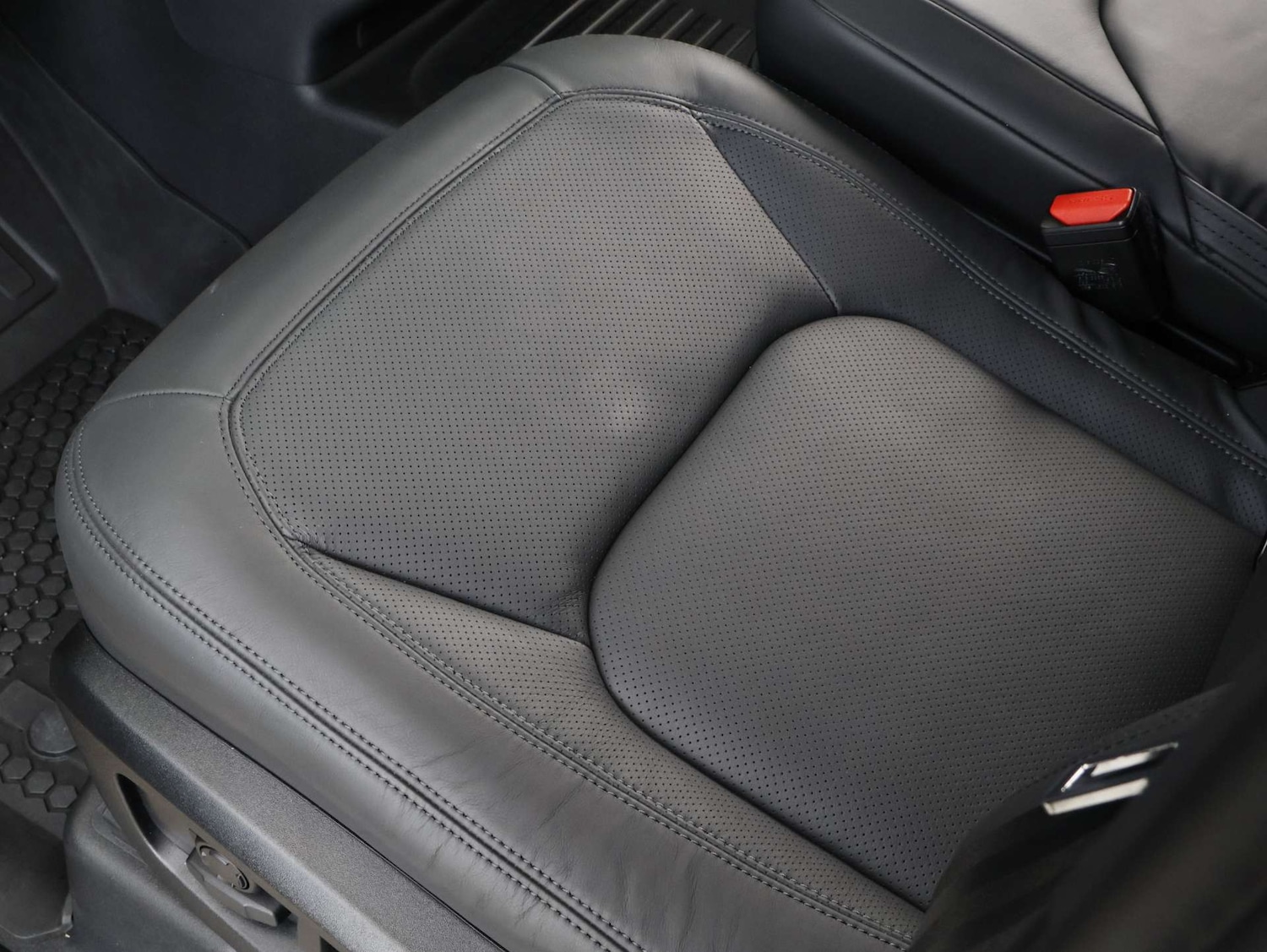 Used Land Rover Defender 2026 for sale - 78014291: Photo 19