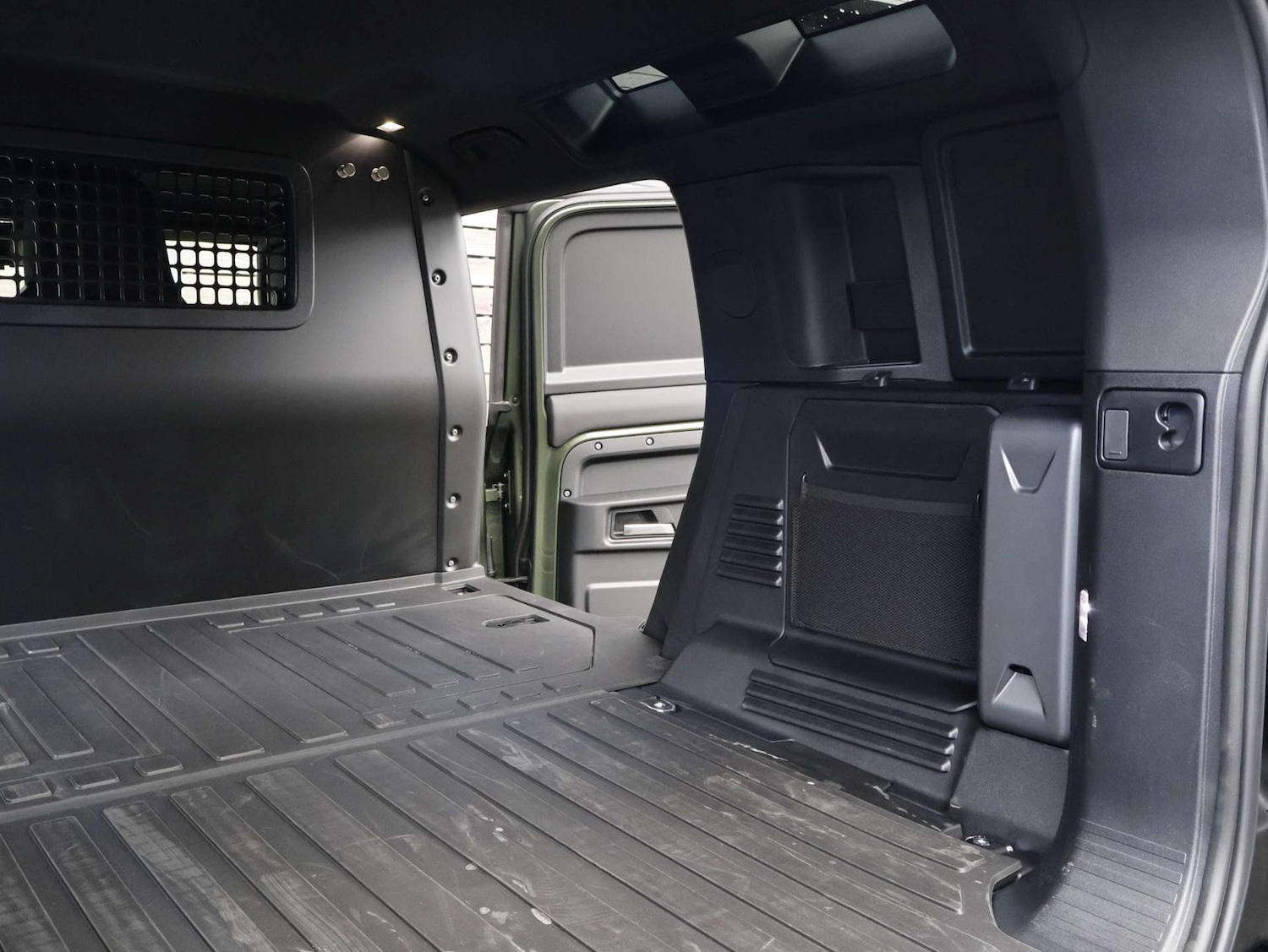 Used Land Rover Defender 2026 for sale - 78014291: Photo 37